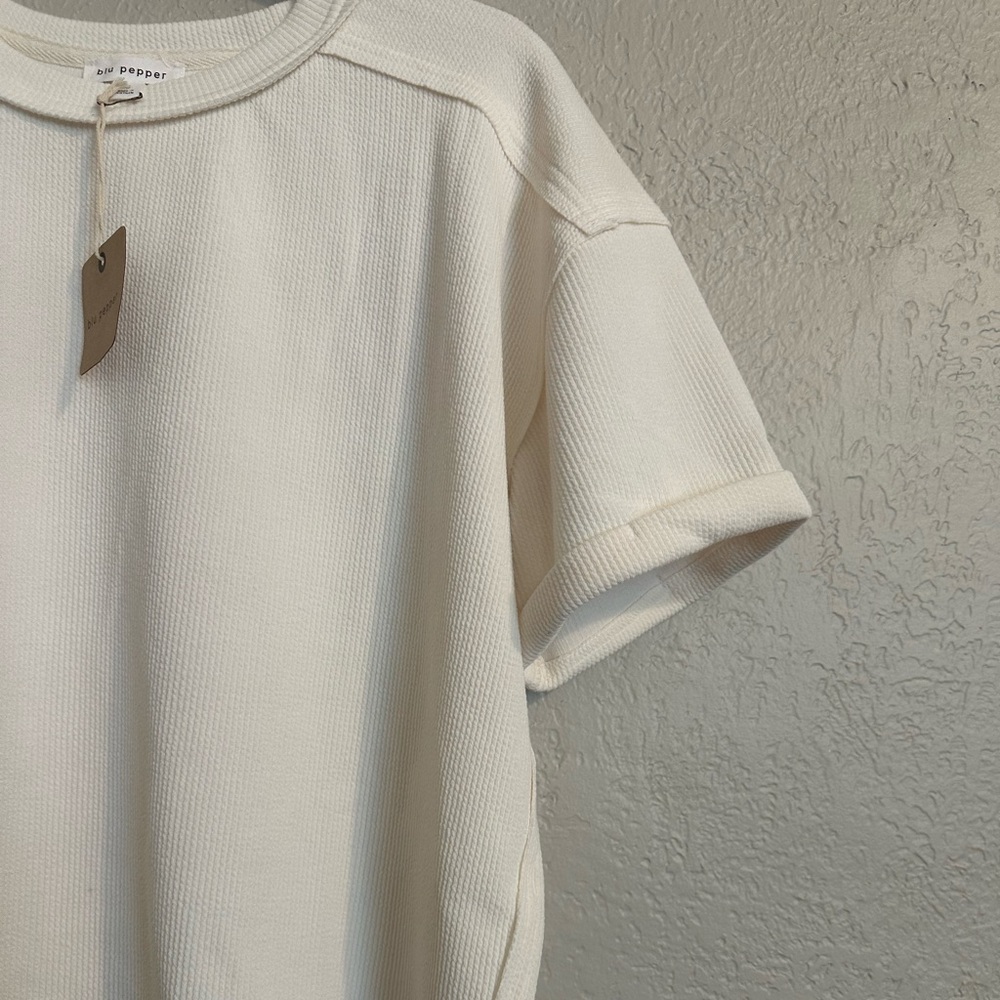 Relaxed Fit Ribbed Tee 🤍 - Picture 10 of 10